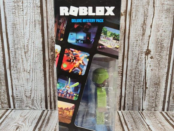 Roblox Deluxe Mystery Pack Series 3 Battleship Battle: The Ensign With Code NIB - Picture 3 of 6